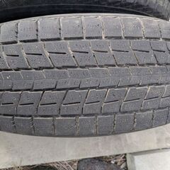 ダンロップ ウィンターマックスSJ8 215/70R16 の画像