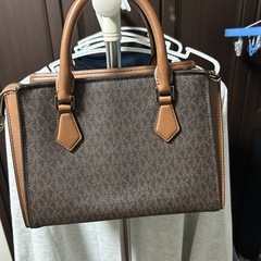 激安‼️早い者勝ち‼️マイケルコースハンドバッグの画像