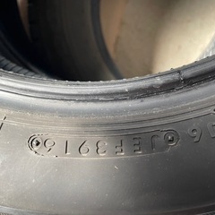 185/70R14ブリヂストンスタッドレスタイヤの画像