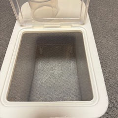 米びつ6キロ【ニトリ】の画像
