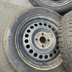スタッドレスタイヤ　15いんち15インチの画像
