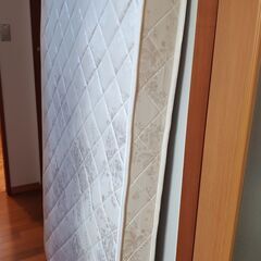 シングルサイズのマッドレスの画像