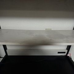 ホワイト木製キッチンカウンターの画像