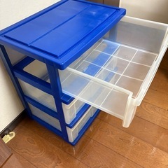 ３段チェストの画像