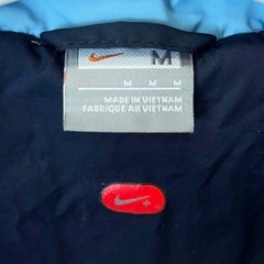 ナイキ 裏メッシュ ウインドブレーカー M ネイビー 319484-476 レディース NIKE スポーツ ランニングウェアの画像