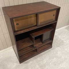 レトロ 棚の画像