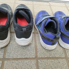 瞬足　2足セット　19.0cm　19.5cm　スニーカー　青　黒　の画像