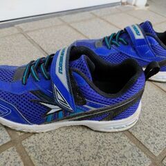 瞬足　2足セット　19.0cm　19.5cm　スニーカー　青　黒　の画像