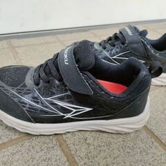 瞬足　2足セット　19.0cm　19.5cm　スニーカー　青　黒　の画像