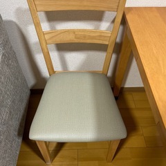 ダイニングテーブル➕椅子2脚の画像