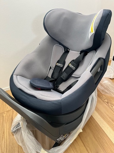 combi TheS チャイルドシート