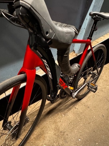 TREK EMONDA ALR5 2025式
