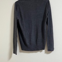 ダークグレー ボタン付き長袖カーディガンの画像