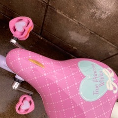 18型　プリンセス自転車（補助輪付き）の画像