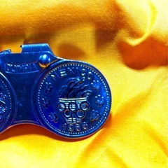  ★【1964年の東京オリンピックと1968年のメキシコオリンピックの記念硬貨を模した、双眼鏡型の 栓抜き】★1960年代のレアな品★ の画像