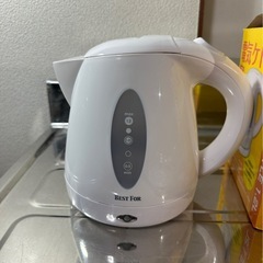 電気ケトルの画像