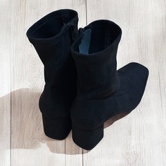 ストレッチ ショートブーツ 黒 23cm スクエアトゥ 細見え 太ヒール 6cmの画像