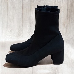 ストレッチ ショートブーツ 黒 23cm スクエアトゥ 細見え 太ヒール 6cmの画像