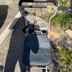 老人　手押し車の画像