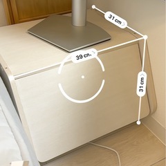 ベッドサイドテーブル(収納付き)の画像