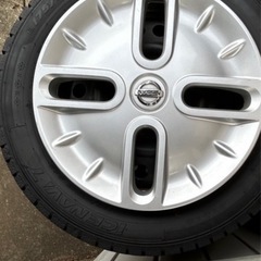 日産キューブ  Z12 鉄チンホイル付きスタッドレスタイヤ
  の画像
