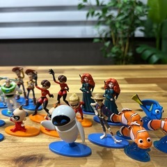 ピクサー キャラクター フィギュア28体の画像