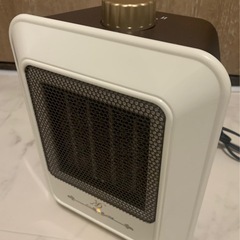 ❤️決まりました❤️新品自宅保管品　ゼピール　レトロ調オシャレなミニファンヒーター　脱衣所トイレ足元暖め　動作確認済みの画像