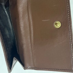 〈付属品全部あり〉GUCCIの二つ折り財布の画像