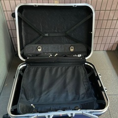 SPALING大型ブランドスーツケース75.50.30.センチの画像