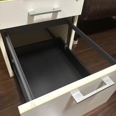 事務
机の脇机の画像