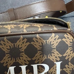 アミリ ショルダーバッグ ブラウンの画像