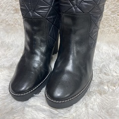 【美品】BURBERRYブルーレーベル キルティング ロングブーツ 23cm 黒の画像