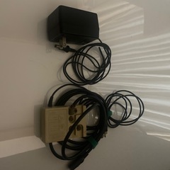 ファミコン本体とコントローラー
の画像