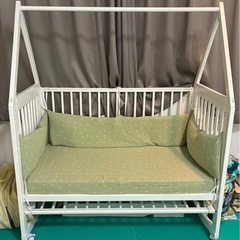 ベビーベッドの画像