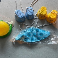 外遊びセット（ロディの砂場セット、サッカーボール、虫かご、缶ポックリ、ビーチボール等）の画像