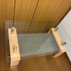 ガラステーブルの画像