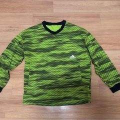 adidasシャツの画像