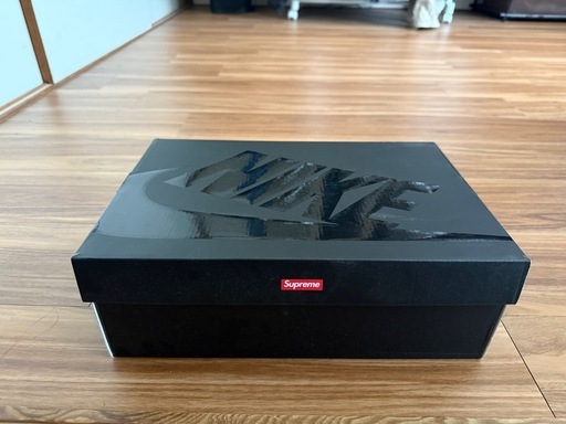 シュプリームNIKEエアーフォースワン未使用新品