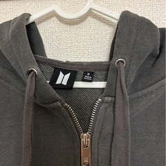 グク　デザインパーカーの画像