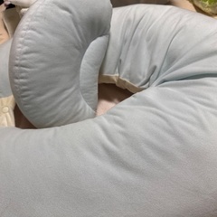 子供のうつ伏せ寝防止クッション、授乳クッションの画像