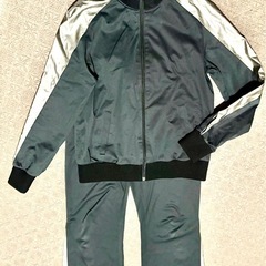 たかの友梨ユニフォームの画像