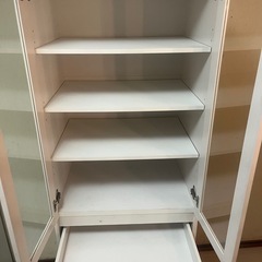 食器棚の画像