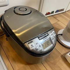 炊飯器　HITACHI RZ-AF10E4M の画像