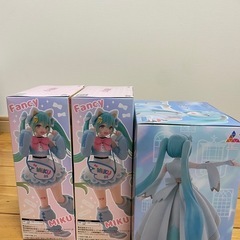 新品・未開封「箱あり」喜多川海夢 初音ミク 博麗霊夢の画像