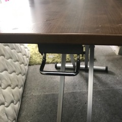 ガラステーブル　高さ調整可能の画像
