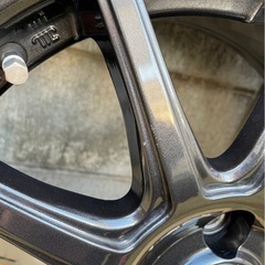 スタッドレスタイヤ売ります 16インチの画像