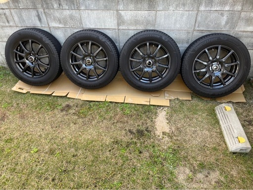 スタッドレスタイヤ売ります 16インチ