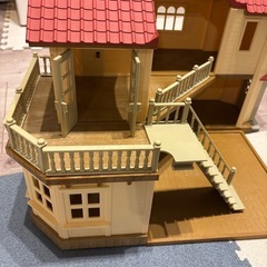 シルバニア　大きな赤い屋根の二階建のお家の画像