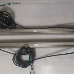 LED 照明器具  2本の画像