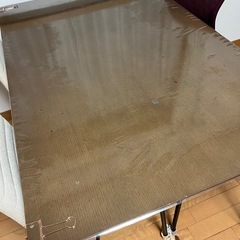 ダイニングテーブルの画像